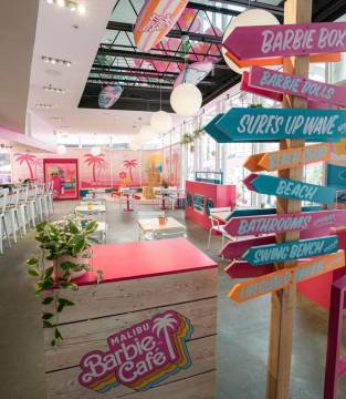 Surfs Up Malibu Barbie Cafe Pops Up At The South Street Seaport