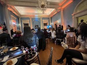 Dinner was held in the Blue Foyer, where Metropolitan Opera General Manager Peter Gelb and the late co-founder of the Gracie Mansion Conservancy Joan K. Davidson were honored.