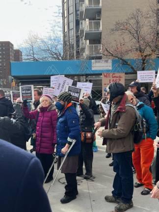 Members of the public rallying against Beth Israel’s closure in December. On August 16, the Coalition to Save Beth Israel earned yet another restraining order against Mt. Sinai, after some tumultuous legal hurdles.