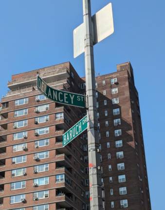 The Delancey Street Bridge starts here at Baruch Dr.