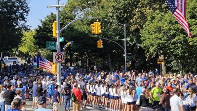 The start of the Hoban Run, with 5 Mile and 5K participants going off at the same time.