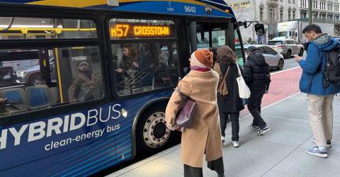 鹰眼：纽约市公共交通试图打击公交车逃票行为，每年浪费超过3.15亿美元且逐年增加