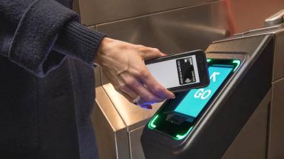 The “tap-and-go” feature of OMNY working at a subway turnstile is now being rolled out for seniors using reduced fare metro cards. Seniors can convert to OMNY upon receipt of the new MetroCard, or hang onto their new white plastic card for three more years.