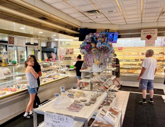 Deising’s Bakery is a wonderful throwback to the bakeries and casual restaurants of 75 years ago. Large counters and great table spaces are conducive for conversation, hearty meals and wanting everything that the bakery counter displays.