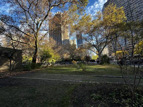 Photo of St. Vartan Park near the Manhattan side entrance to the Queens Midtown Tunnel